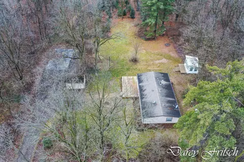1604 Pinckney Rd, Saranac, MI 48881