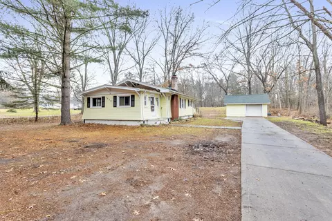 1034 Hinckley Blvd, Jackson, MI 49203