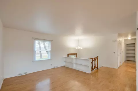 4227 Springbrook Rd, Jackson, MI 49201 photo 2