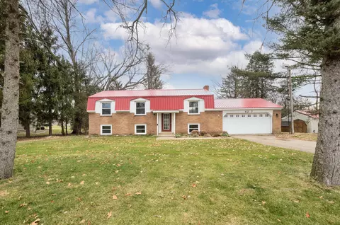 4227 Springbrook Rd, Jackson, MI 49201