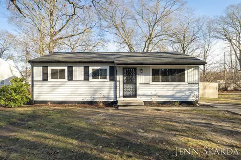 3134 Woodcliffe Dr, Muskegon Heights, MI 49444