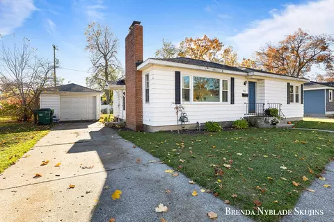 743 Mills Ave, North Muskegon, MI 49445