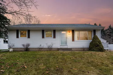 2710 Rolling Hill Ave, Portage, MI 49024