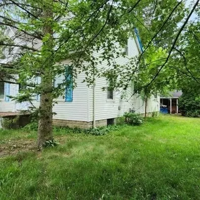 16005 Merriman Rd, Livonia, MI 48154