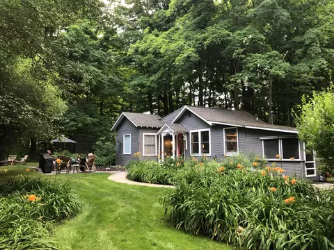 963 Allegan St, Saugatuck, MI 49453