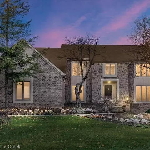 2902 Portage Trail Dr, Rochester Hills, MI 48309
