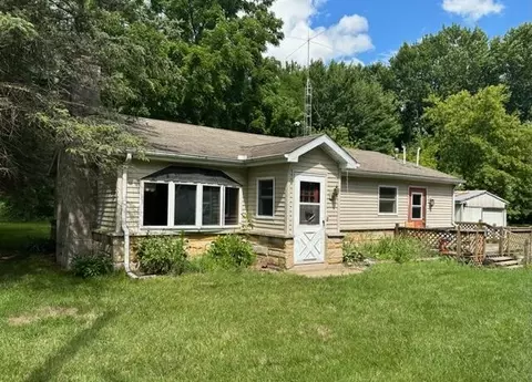 16166 E Jackson Dr, Tekonsha, MI 49092