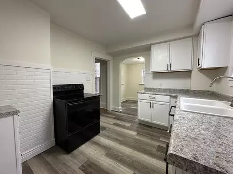 208 W Argyle St, Jackson, MI 49202 photo 3