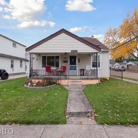3689 Buckingham Ave, Berkley, MI 48072