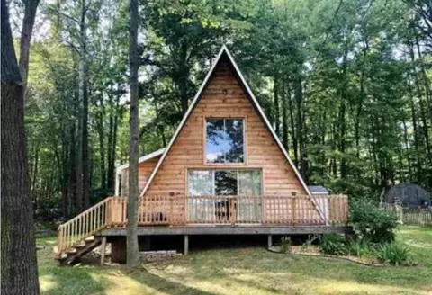 7025 Windoga Lake Dr, Weidman, MI 48893