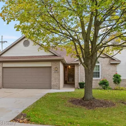 2272 Cedar Crest Blvd, Commerce Twp, MI 48390