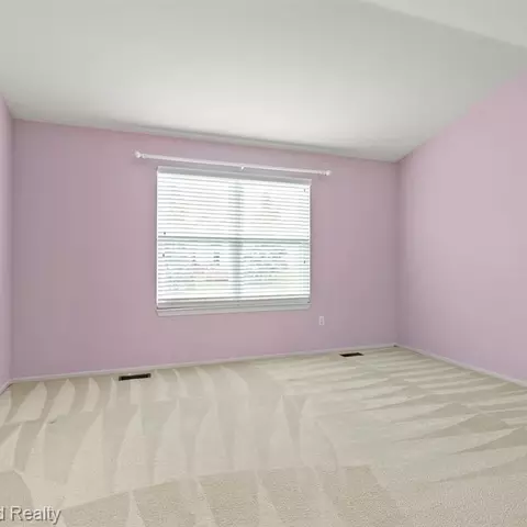 2272 Cedar Crest Blvd, Commerce Twp, MI 48390 photo 11
