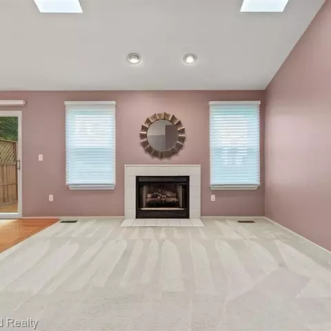 2272 Cedar Crest Blvd, Commerce Twp, MI 48390 photo 4