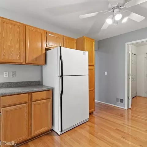 2272 Cedar Crest Blvd, Commerce Twp, MI 48390 photo 9