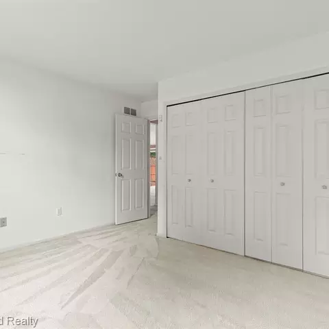 2272 Cedar Crest Blvd, Commerce Twp, MI 48390 photo 16