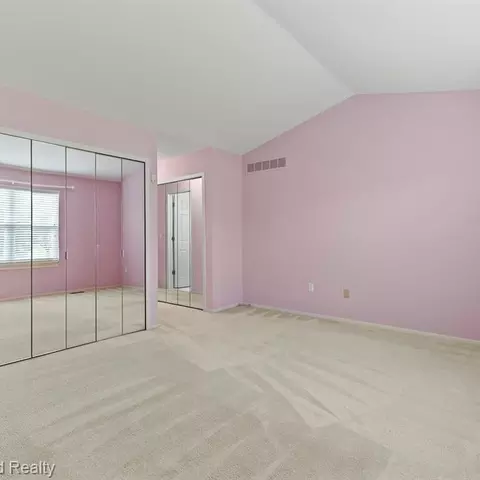 2272 Cedar Crest Blvd, Commerce Twp, MI 48390 photo 12