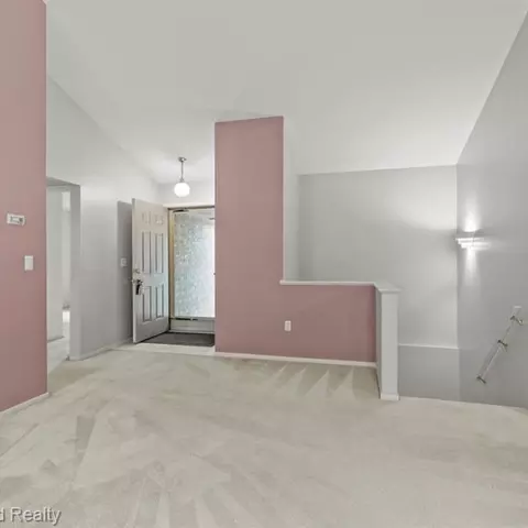 2272 Cedar Crest Blvd, Commerce Twp, MI 48390 photo 2