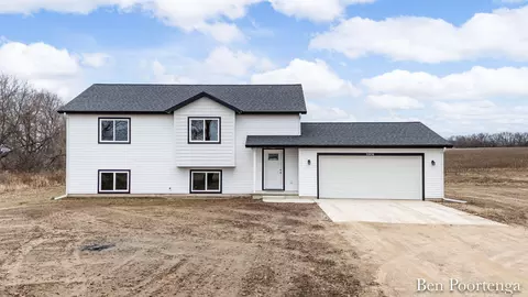 11974 W Barber Rd, Greenville, MI 48838
