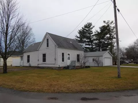 108 W Church St NE, Cedar Springs, MI 49319
