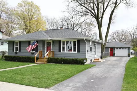 2109 Ruddiman Dr, North Muskegon, MI 49445
