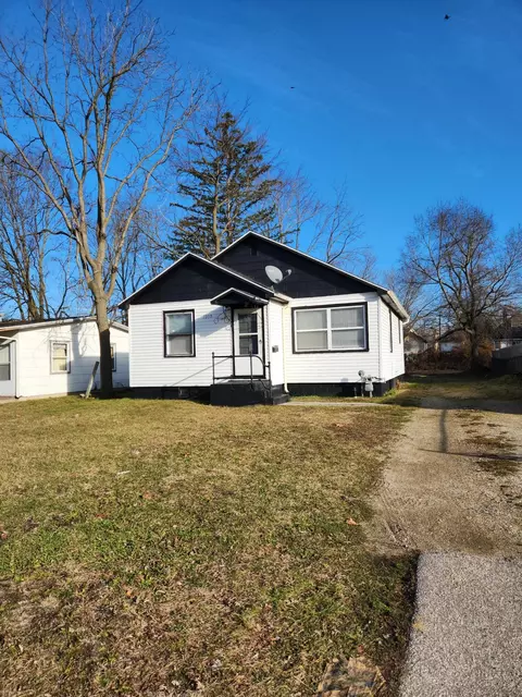 1039 Hurd Ave, Benton Harbor, MI 49022