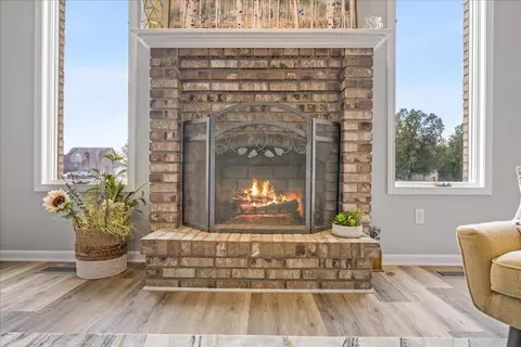 147 Cranbrook Dr, Howell, MI 48843 photo 4