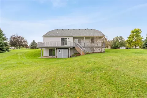 147 Cranbrook Dr, Howell, MI 48843 photo 28