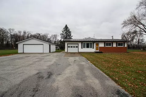 17329 Lovers Ln, Three Rivers, MI 49093