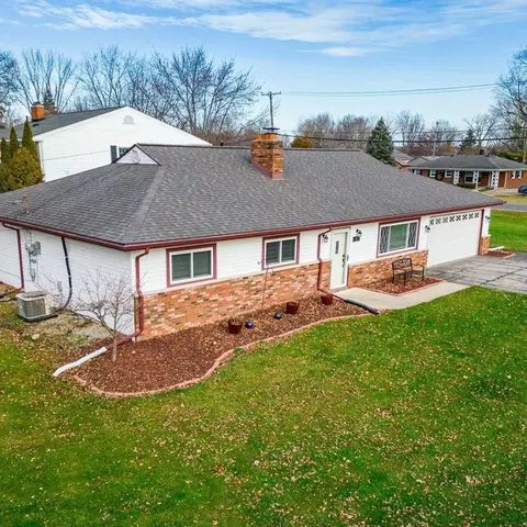 28250 Southpointe Rd, Grosse Ile, MI 48138