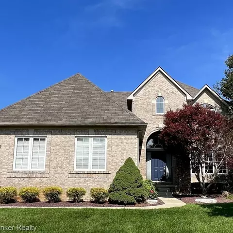 8240 Woodsedge, White Lake, MI 48386