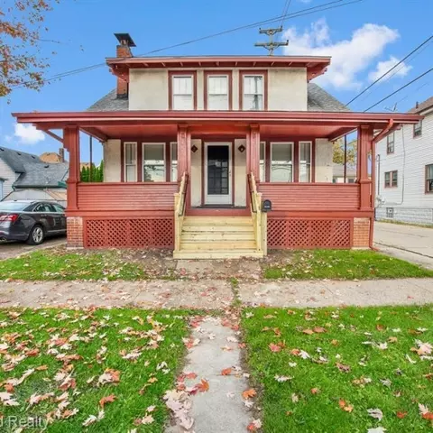 3334 5th St, Wyandotte, MI 48192