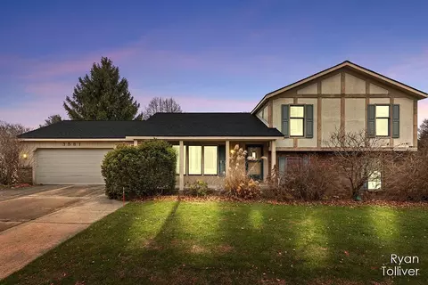 3581 Watergate Dr SW, Wyoming, MI 49519