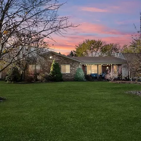 39039 Shoreline Dr, Harrison Township, MI 48045