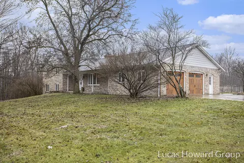 5787 N 32nd St, Richland, MI 49083