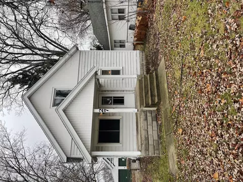 27 Burt Ave SE, Wyoming, MI 49548