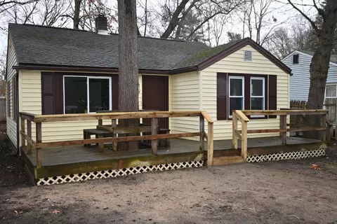 715 S Sheridan Dr, Muskegon, MI 49442