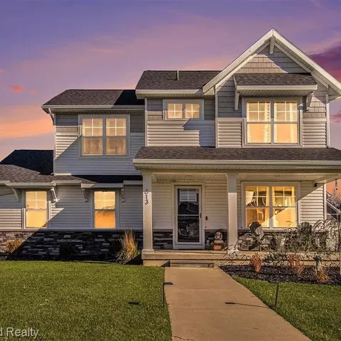 613 Grafton Ln, Howell, MI 48855