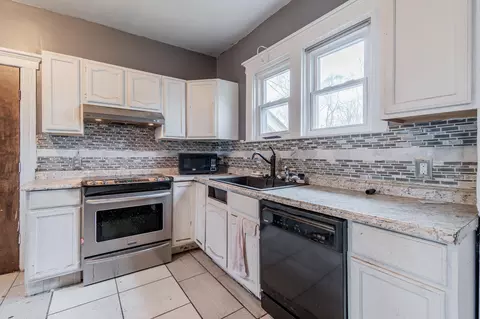 Kitchen - 4958 S Wayne Rd, Wayne, MI 48184 photo 1 of 4
