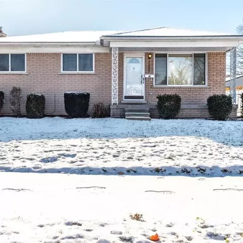30439 Hennepin Ave, Garden City, MI 48135