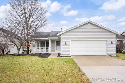 3525 Breezewood Dr SE, Kentwood, MI 49512