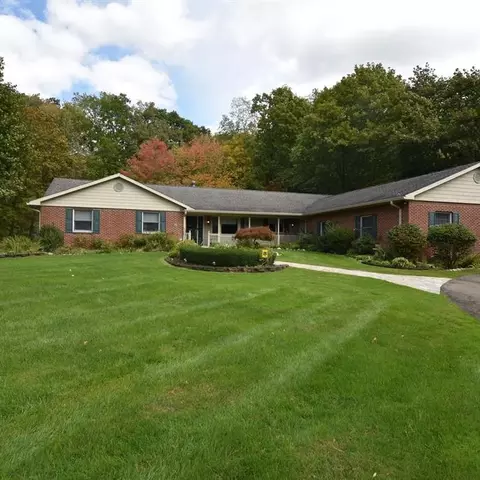 28221 Forestbrook Ct, Farmington Hills, MI 48334