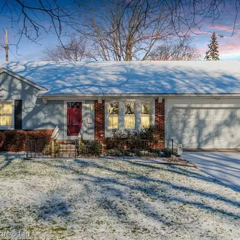34758 Perth St, Livonia, MI 48154