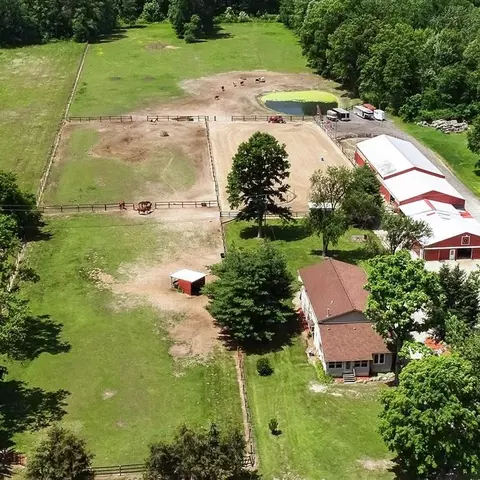 20144 Karr Rd, Belleville, MI 48111
