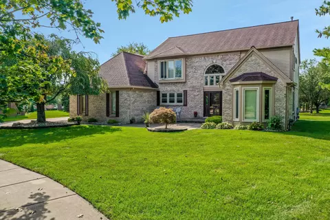 48173 Covington Ct, Canton, MI 48187