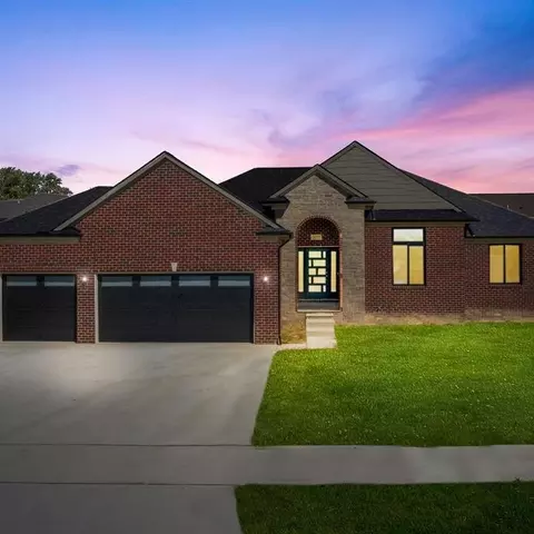 51679 Valleyview Rd, Chesterfield, MI 48051