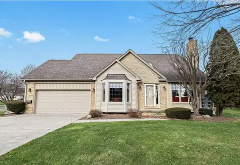 54984 Cambridge Dr #4, Shelby Township, MI 48315