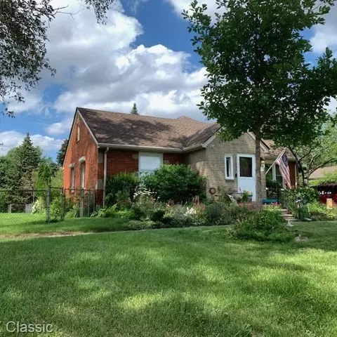 29880 Joy Rd, Livonia, MI 48150