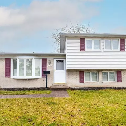 9520 Birch St, Taylor, MI 48180