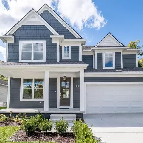 207 N Maple Ave, Royal Oak, MI 48067