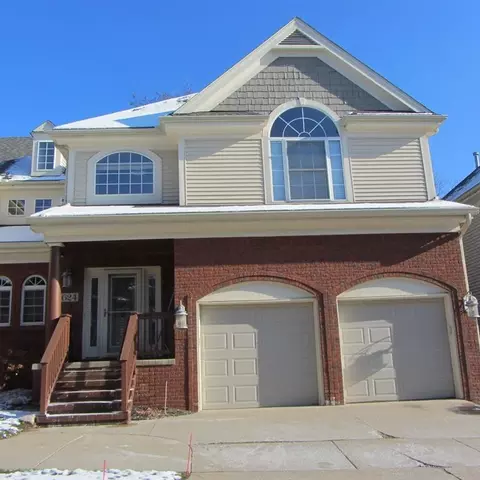624 Florence Ct, Milford, MI 48381